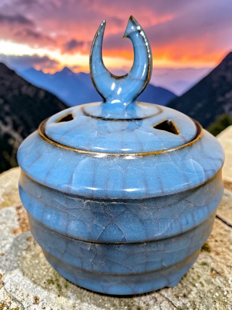 青磁香炉